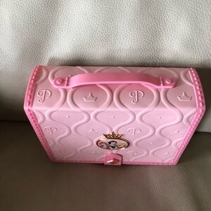 Disney Princess travel accessory kit preowned condition